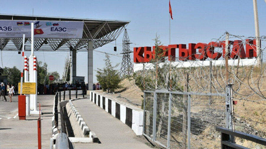 Работник посольства Казахстана пытался нелегально вывезти женщину из Кыргызстана 