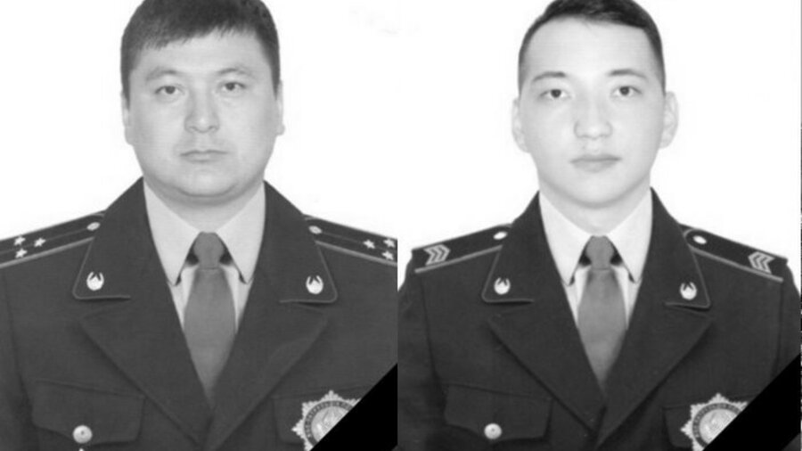Токаев наградил посмертно погибших полицейских 