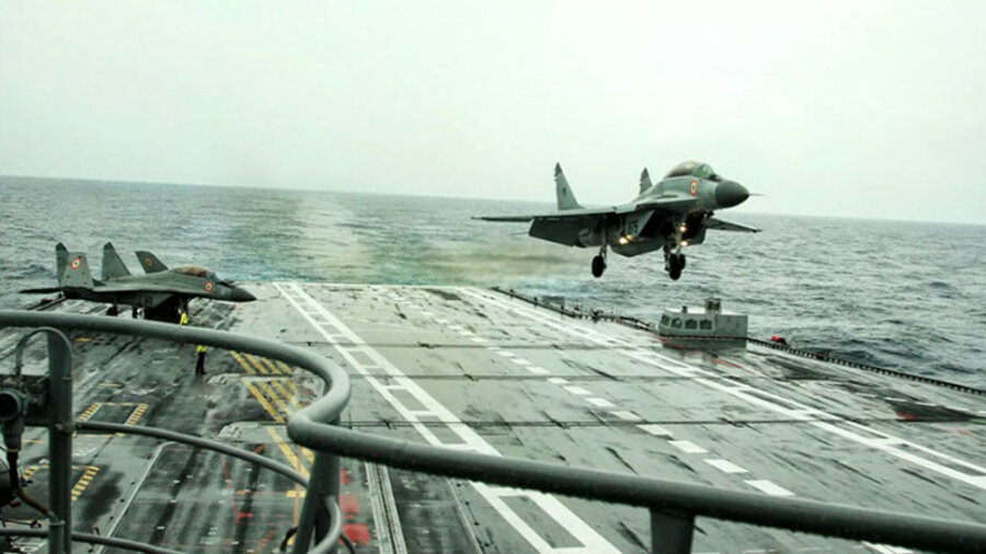Индийский истребитель МиГ-29К утонул в море 