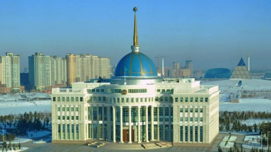 Токаев получил новые президентские полномочия по смене статуса столицы 