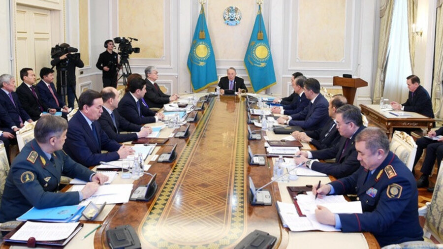 Назарбаев о кордайских беспорядках: работайте на опережение 