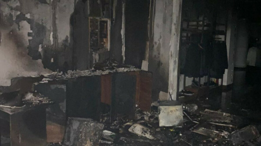 Последствия пожара в Хан Шатыре: один бутик сгорел, другие затопило 
