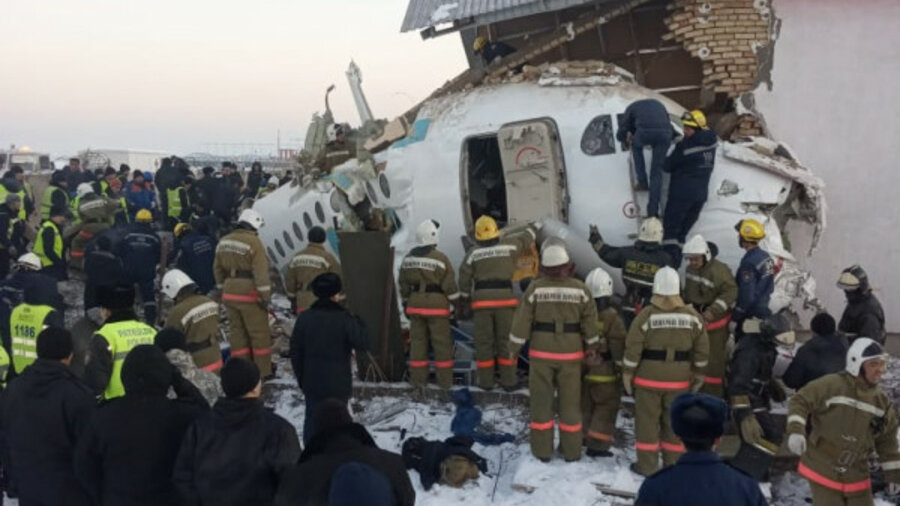Крушение самолета под Алматы: сообщается о 14 погибших 