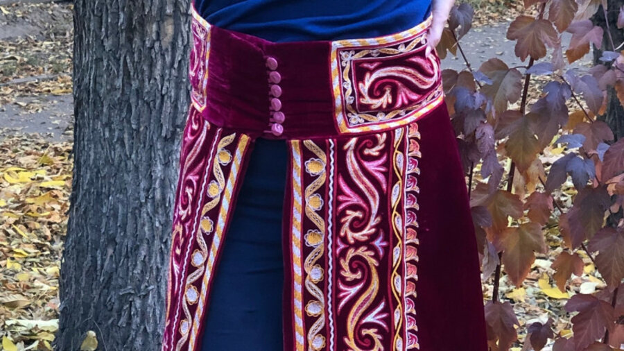 Казахскую юбку-белдемше продвигают в мировую моду 
