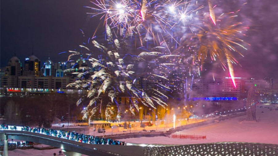 Фотогуру с мировым именем запечатлел новогодний фейерверк в Нур-Султане 