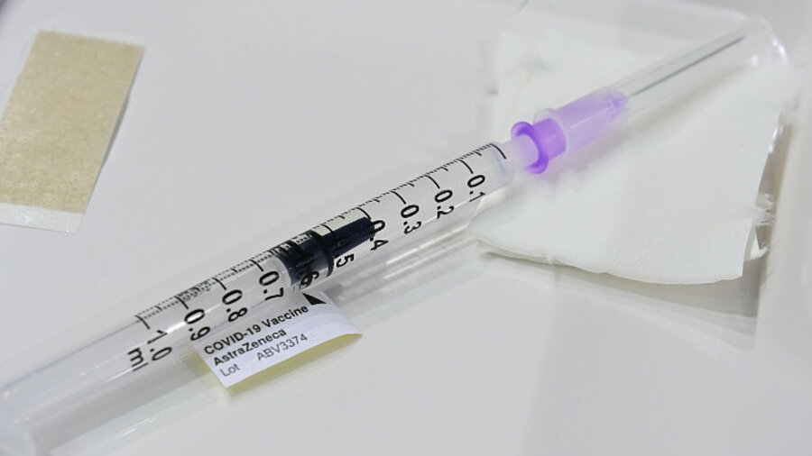 Ирландия приостановила применение вакцины AstraZeneca 