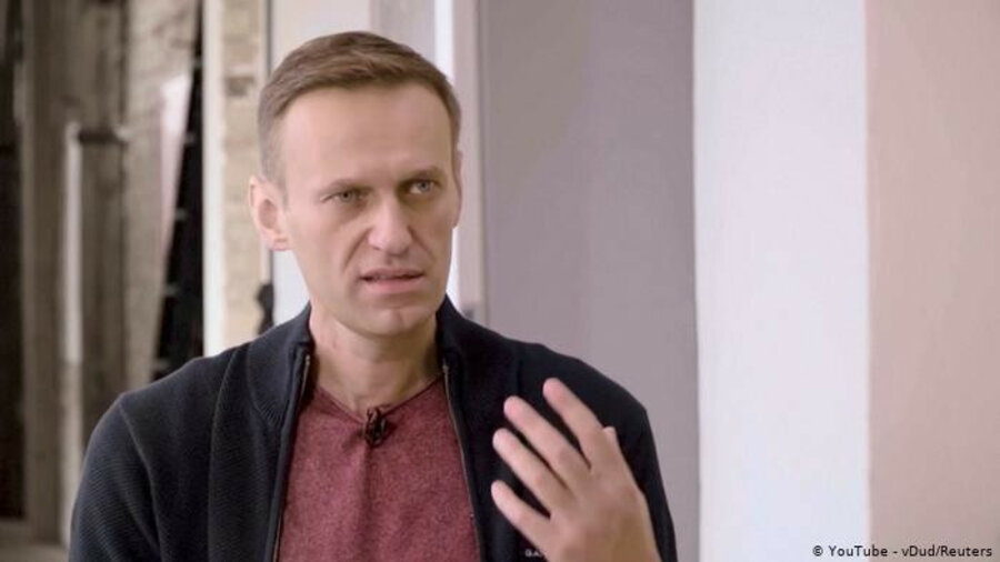 Оскорбленный Навальный подал судебный иск к Пескову 