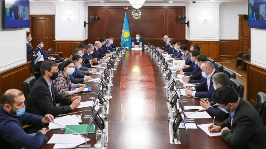 Антикризисный штаб Казахстана проводит заседание. Видео 