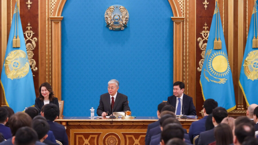 Ряды чиновников поредеют и они перестанут быть кастой избранных в Казахстане 