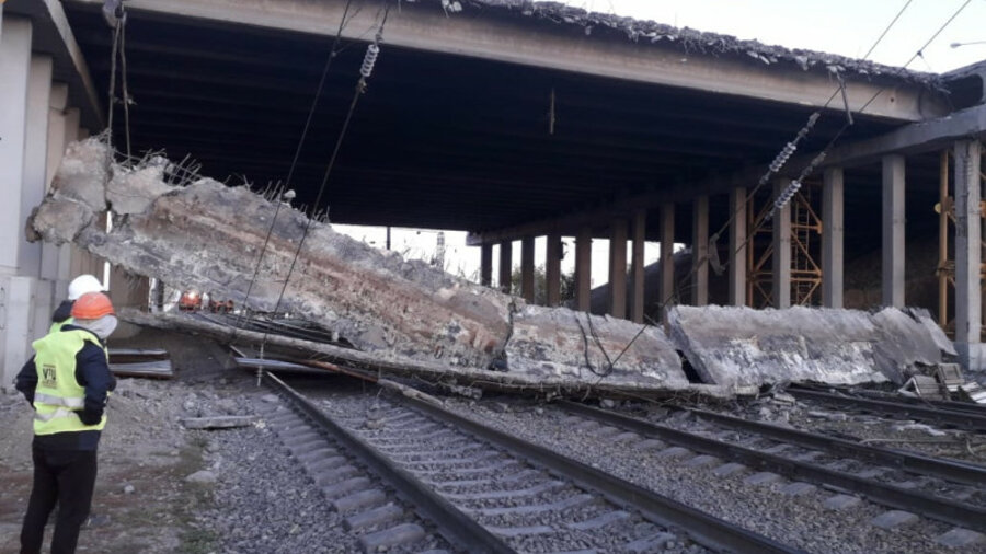 Обрушился «горбатый мост» в Нур-Султане 