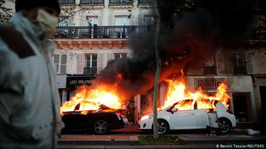 Банк Франции сожжён, ранено до 40 полицейских. Видео 
