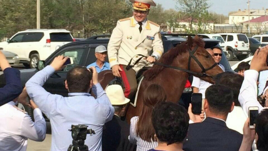 Скандальный генерал на белом коне стал советником акима области 