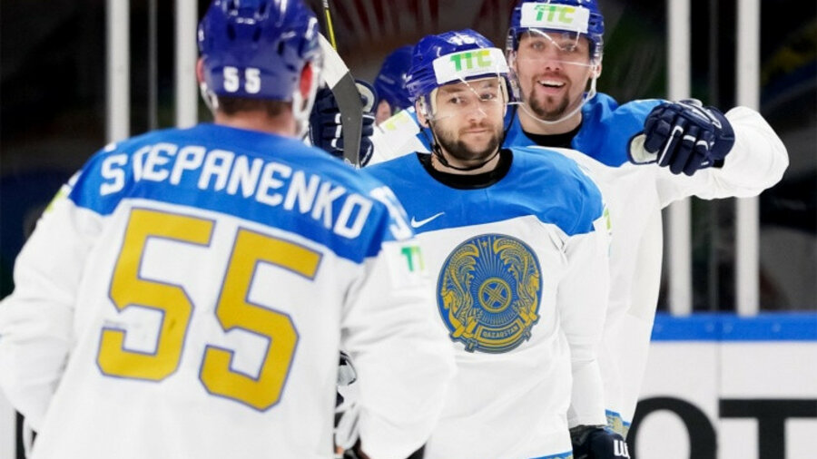 Казахстан разгромил Италию на чемпионате мира по хоккею. Видео голов 