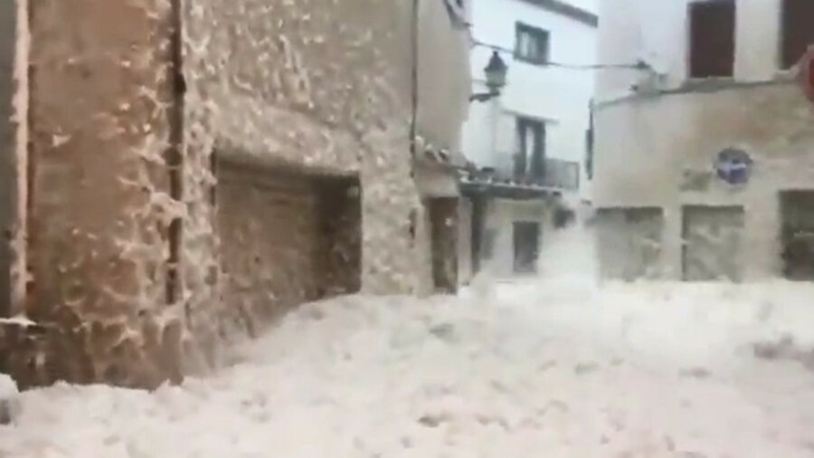 Шторм «Глория» унес жизни 4 человек в Испании, ветер достигает 100 километров в час 
